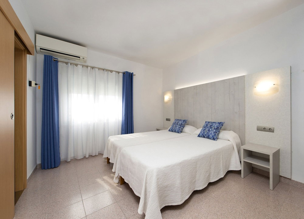 Hôtel · Hostal Roca, Sant Antoni De Portmany
