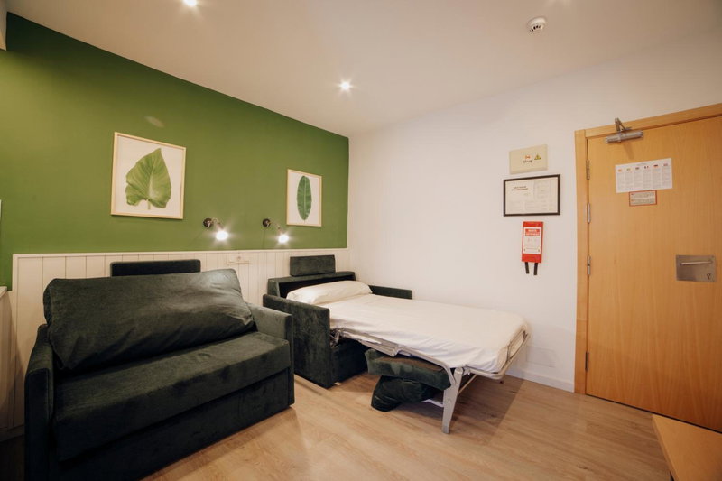Apartamentos Palm Court, Benidorm, Spain