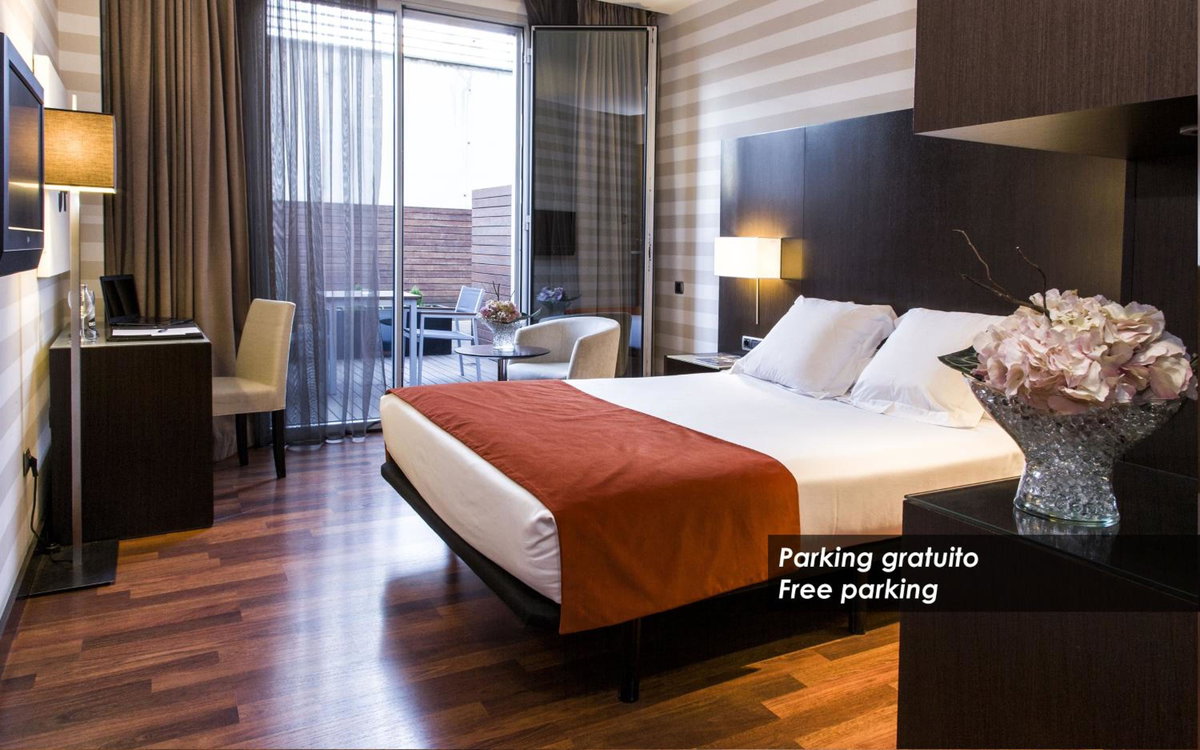 Hotel · Hotel Zenit Pamplona, Cordovilla