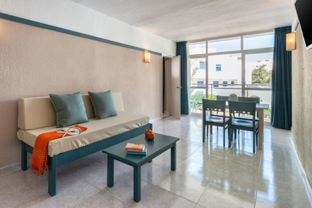 Aparthotel Vibra Club Maritim, San Antonio Bay, España