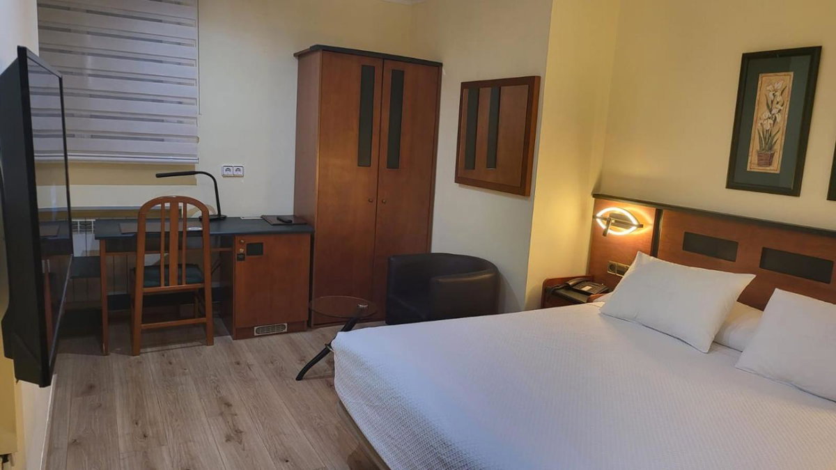 Hotel · Idh Angel, Oviedo
