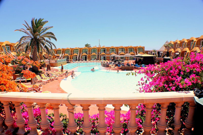 Aparthotel la Piramide, Costa de Antigua, Spain