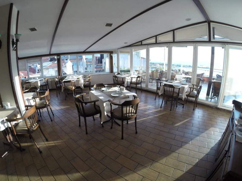 deniz otel, UEskuedar, Turkey