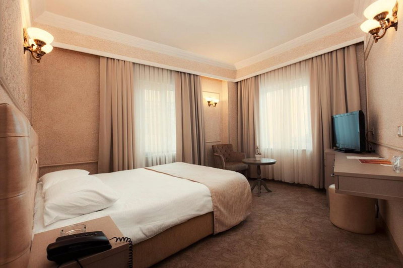 deniz otel, UEskuedar, Turkey