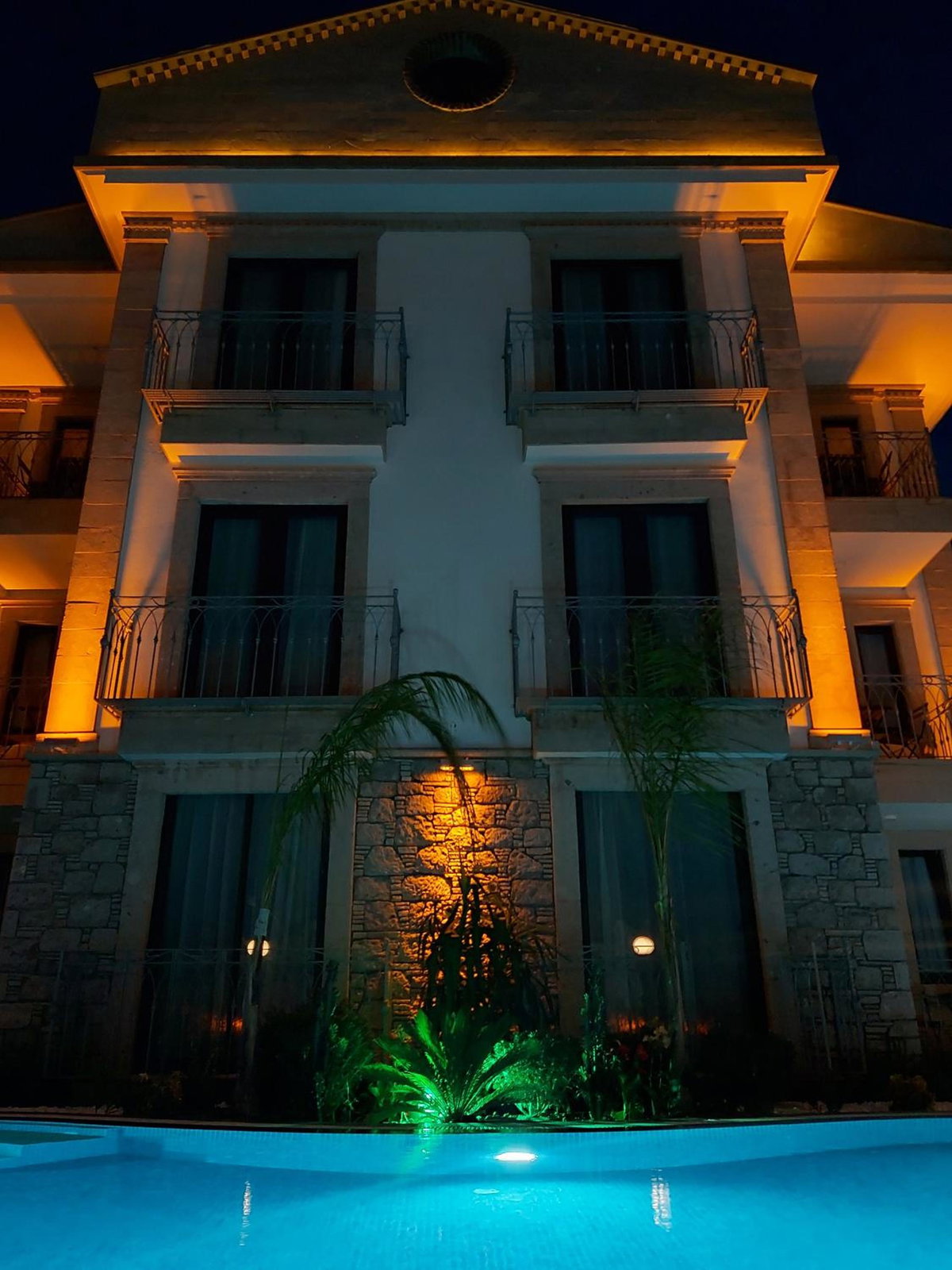 Hotel · Sukha Cunda Otel, Cunda