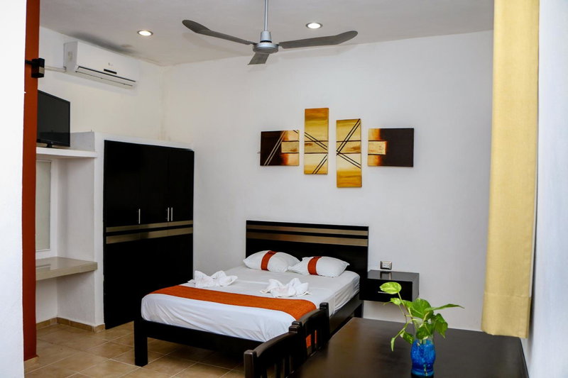 Gayser Apartamentos, Valladolid, Мексика