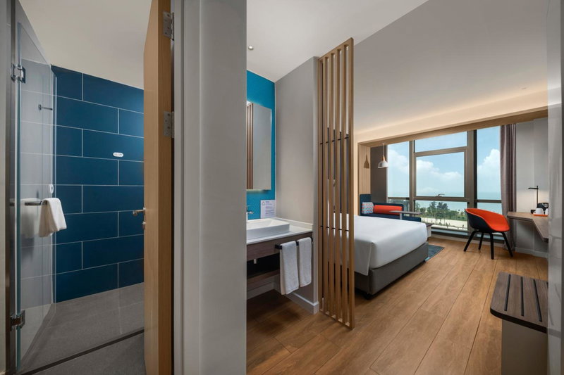 Holiday Inn Express Beihai Silver Beach by IHG, Beihai, China