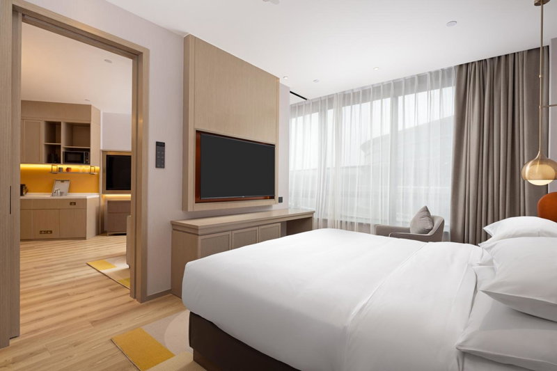 Home2 Suite by Hilton Hangzhou East Railway Station, Hangzhou, China