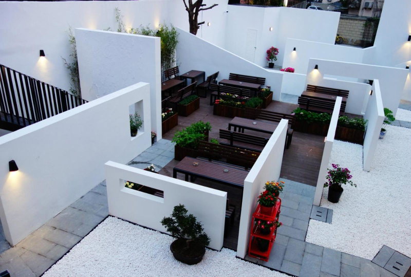 Hidden Garden Youth Hostel -Oriental Pearl &Lujiazui -Garden Social Area -Bar -Café -Free Laundry Luggage Storage -24H Front Desk -English Service, Shanghai, China