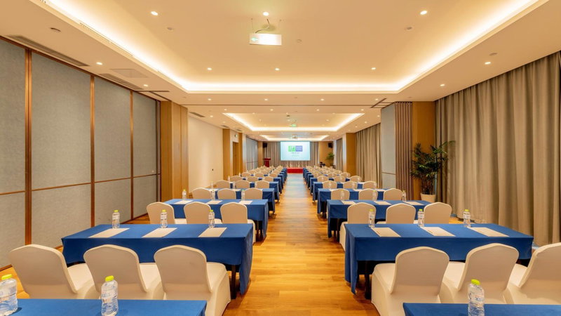 Holiday Inn Express Linyi Riverside by IHG, Linyi, China