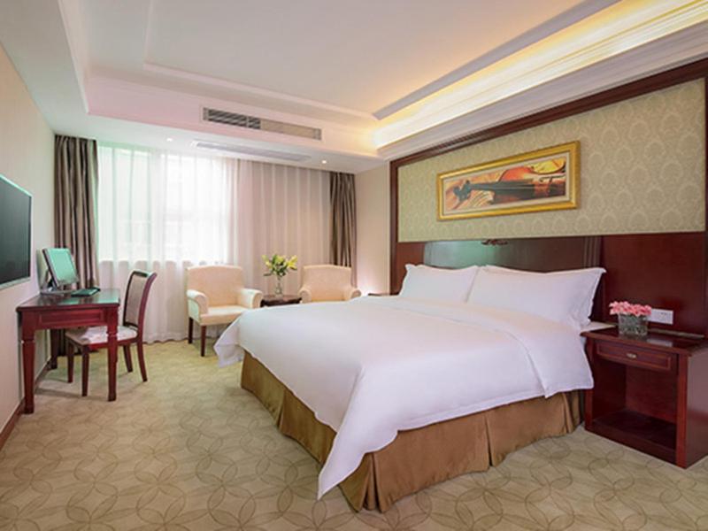 Vienna Hotel Shenzhen BaoAn Qianjin Road, Bao'an, China