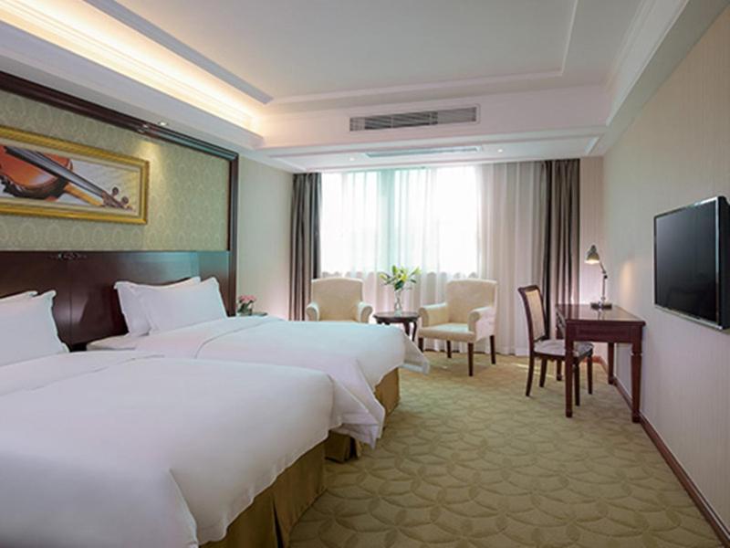 Vienna Hotel Shenzhen BaoAn Qianjin Road, Bao'an, China