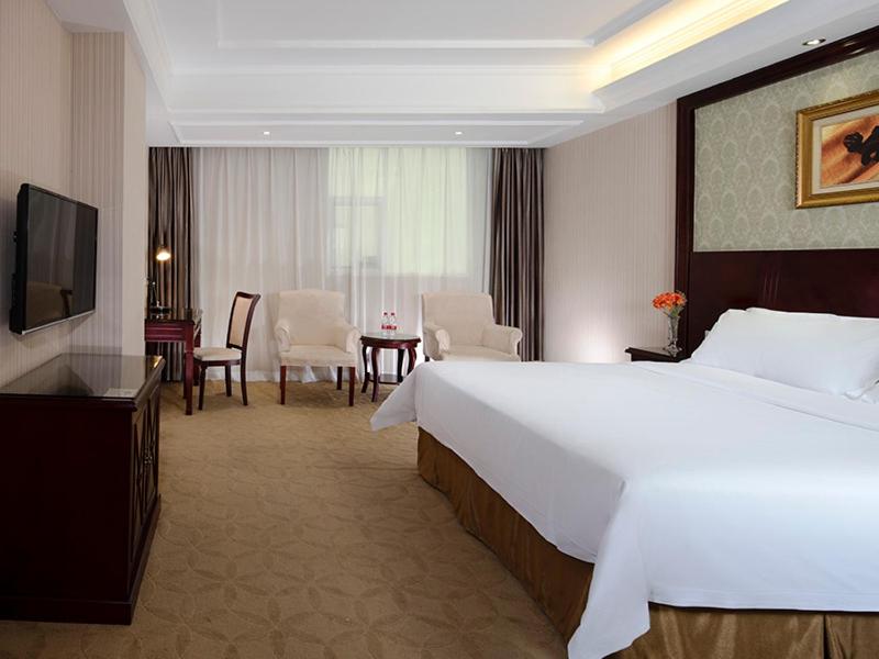 Vienna Hotel Shenzhen BaoAn Qianjin Road, Bao'an, China
