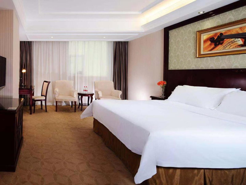 Vienna Hotel Shenzhen BaoAn Qianjin Road, Bao'an, China