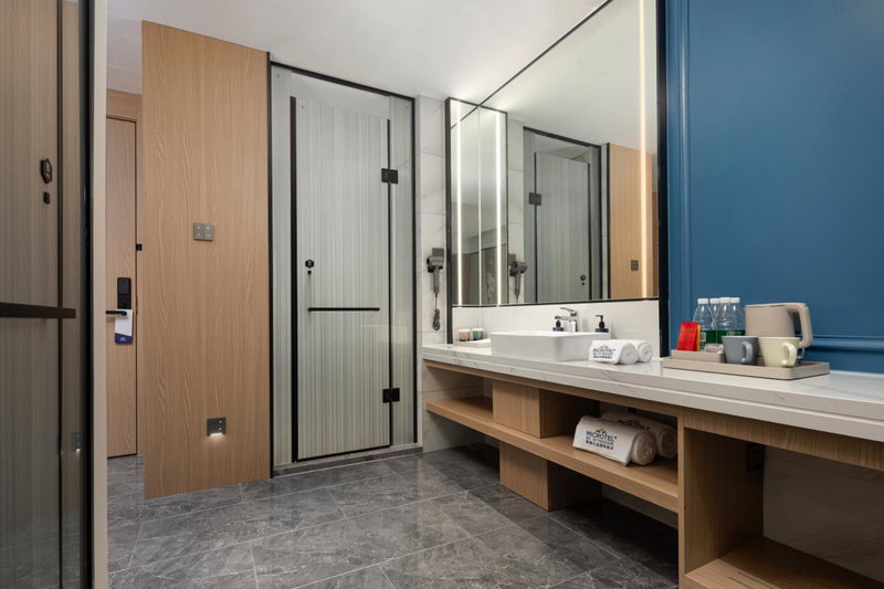 Microtel by Wyndham Qingdao Huangdao, Qingdao, China