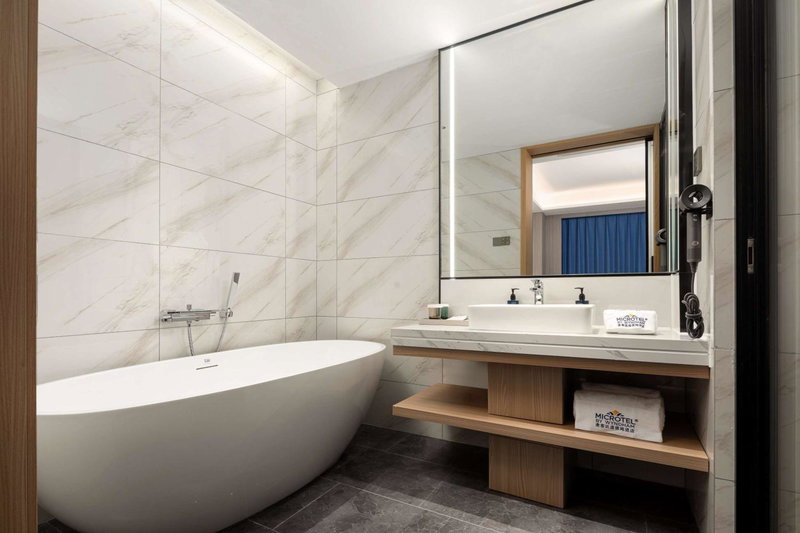 Microtel by Wyndham Qingdao Huangdao, Qingdao, China