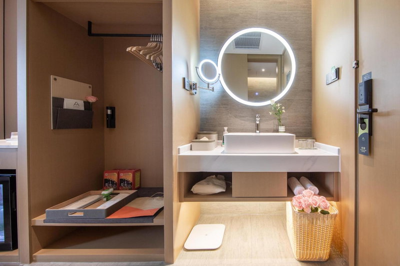 Atour Hotel Shenzhen Qianhai Baoan Center, Bao'an, China