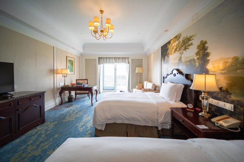 Crowne Plaza Ocean Spring Resort by IHG, Qingdao, China