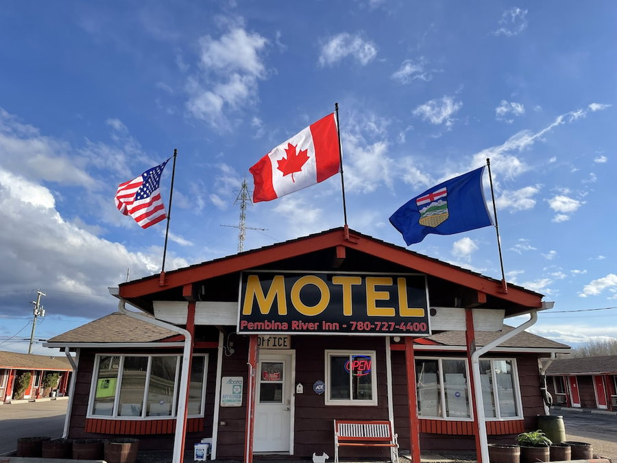 Pembina River Inn, Entwistle, Canada