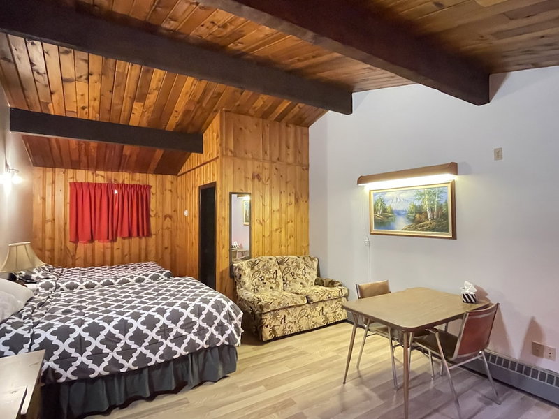Pembina River Inn, Entwistle, Canada