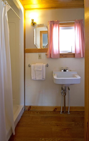 Mackenzie Motel & Cottages, Shelburne, Canada