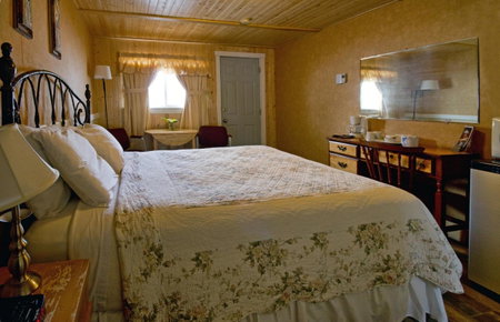Mackenzie Motel & Cottages, Shelburne, Canada