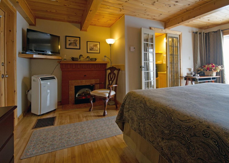 Mackenzie Motel & Cottages, Shelburne, Canada