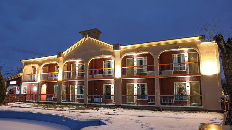 Motel LeClassique, Saint-Charles-Borromée, Канада