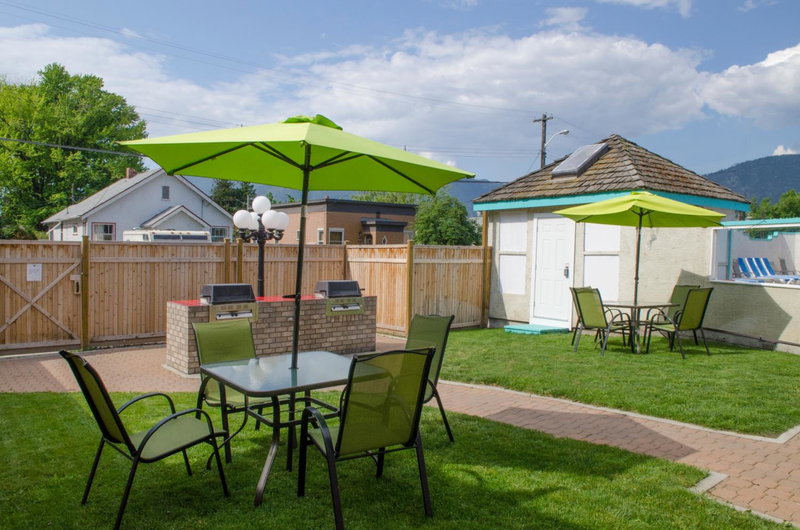 Tiki Shores Inn & Suites, Penticton, Canada