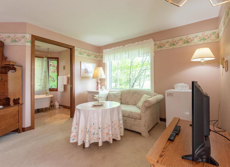Chez Nous, Cornwall, Canada