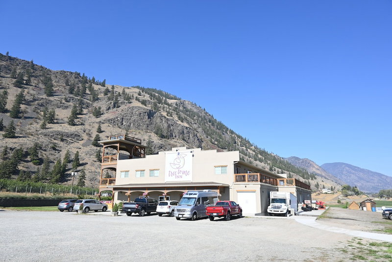 Tree To Me Inn, Keremeos, Canada