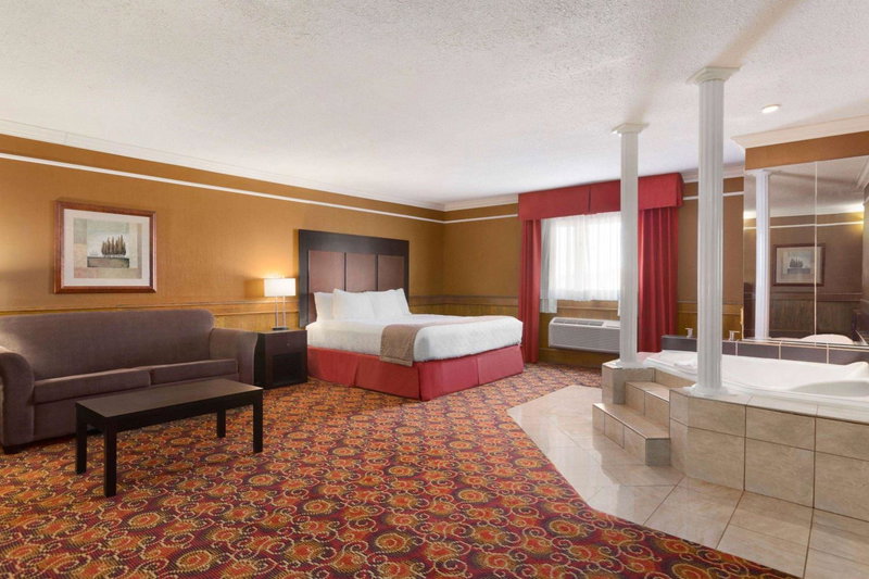 Travelodge by Wyndham Meadow Lake, Meadow Lake, Canada