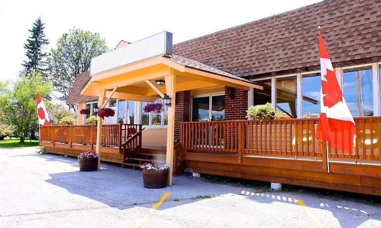 Lakeside Inn, Cloyne, Canada