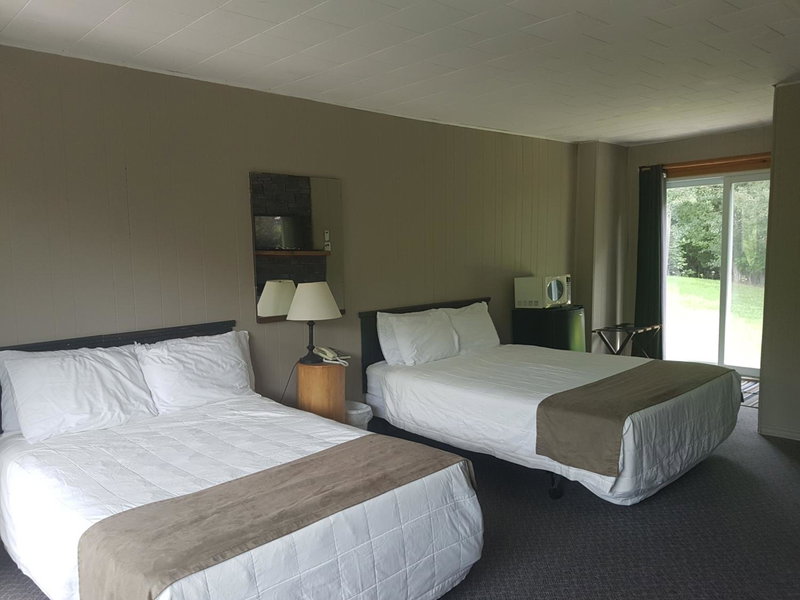 The Spirit Rock Outpost & Lodge, Wiarton, Canada