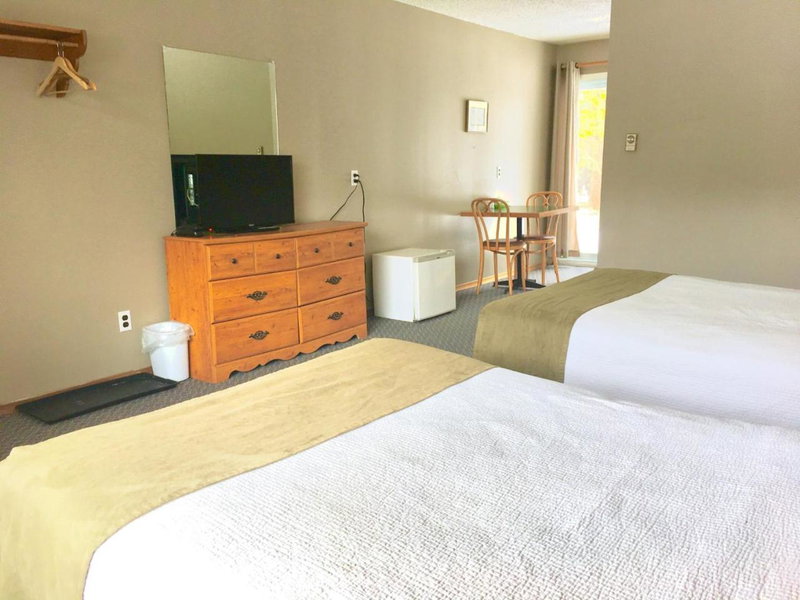 The Spirit Rock Outpost & Lodge, Wiarton, Canada