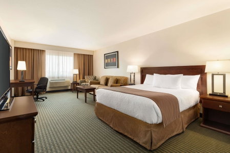 Travelodge by Wyndham Weyburn, Weyburn, Canadá