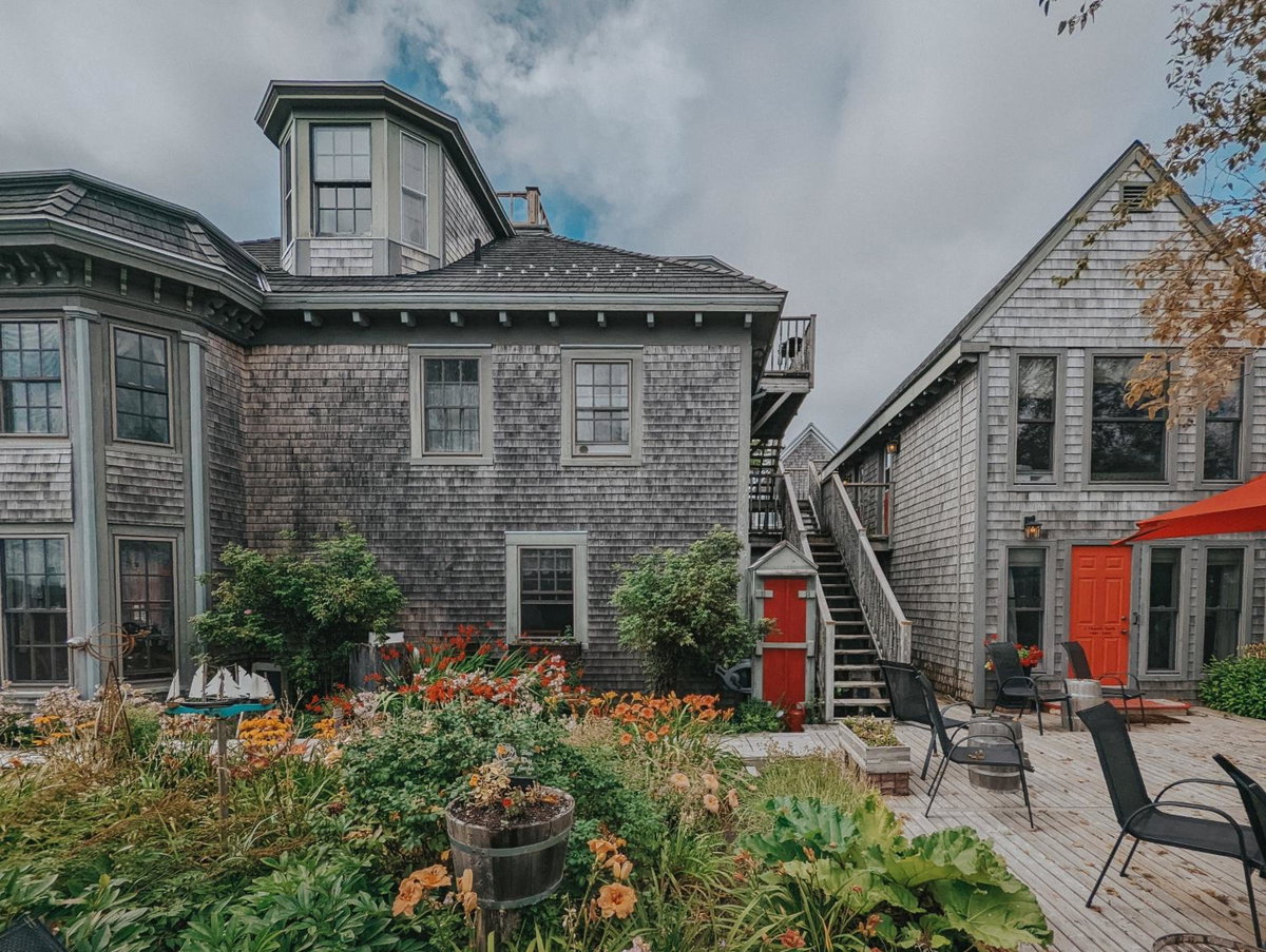 Hotel · The Cooper's Inn, Shelburne