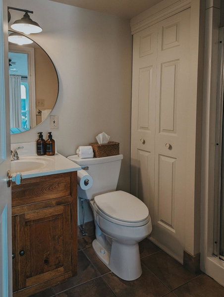 The Cooper's Inn, Shelburne, Canada