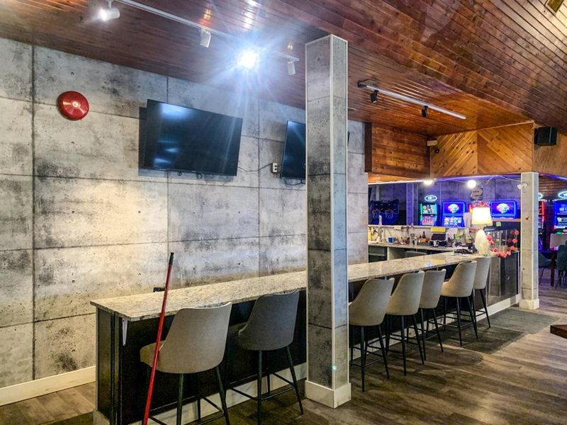 7 Day's Hotel, Lamont, Canada