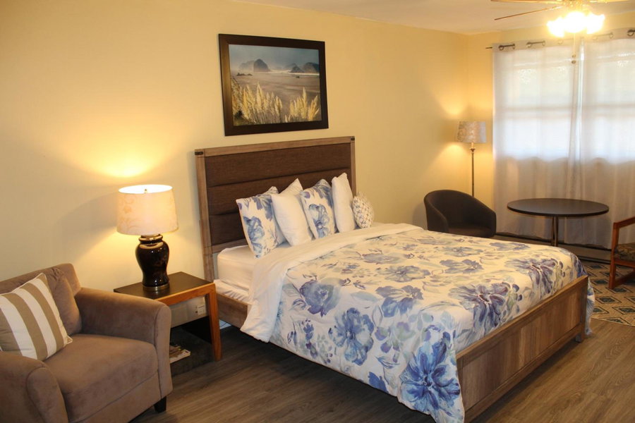 Shenstone Motor Inn, Wiarton, Canada