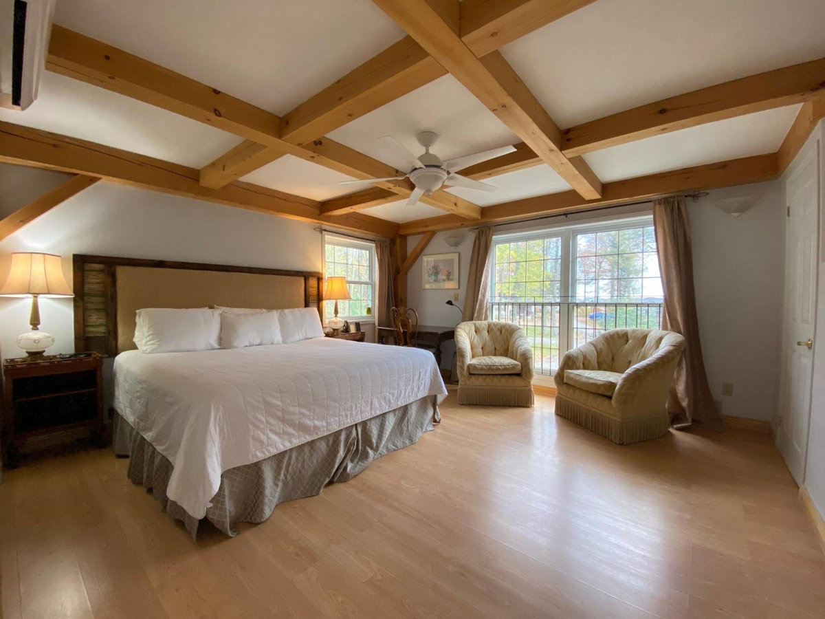 Timber House Resort, Canada