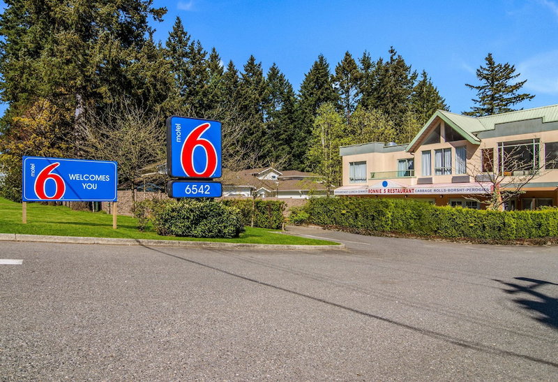Motel 6 Surrey, BC, Surrey, Canada