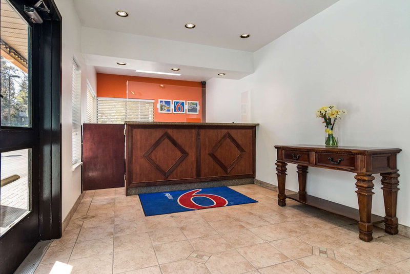 Motel 6 Surrey, BC, Surrey, Canada