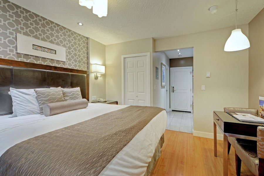 Helm's Inn, Victoria, Canada