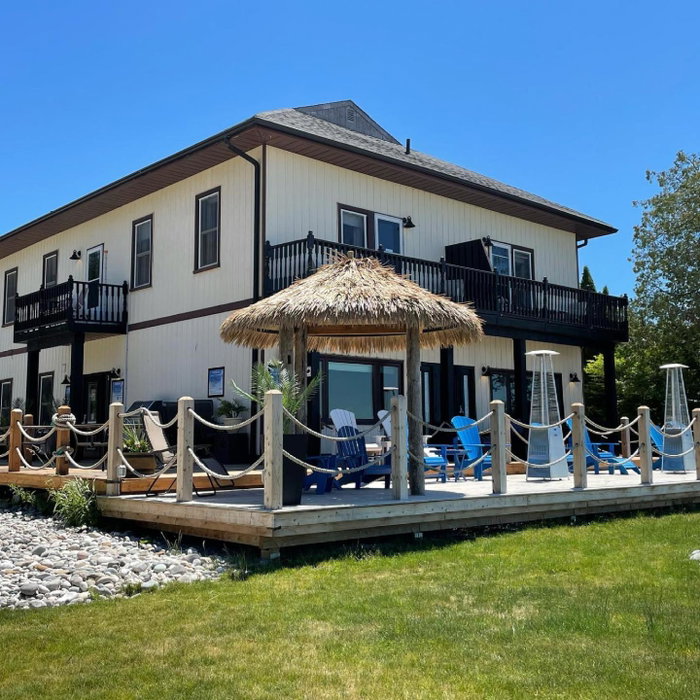 Paradise Inn On the Beach, Port Elgin, Canada