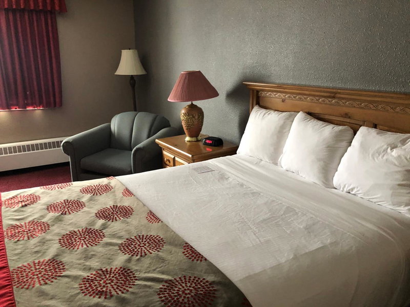 South Hill Lodge, Prince Albert, Canada