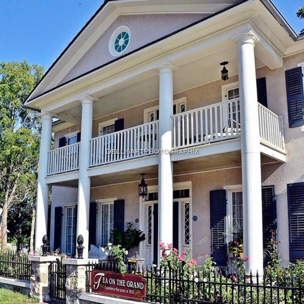 The Carriage House Flat - Downtown Paris Canada, Paris, Canada