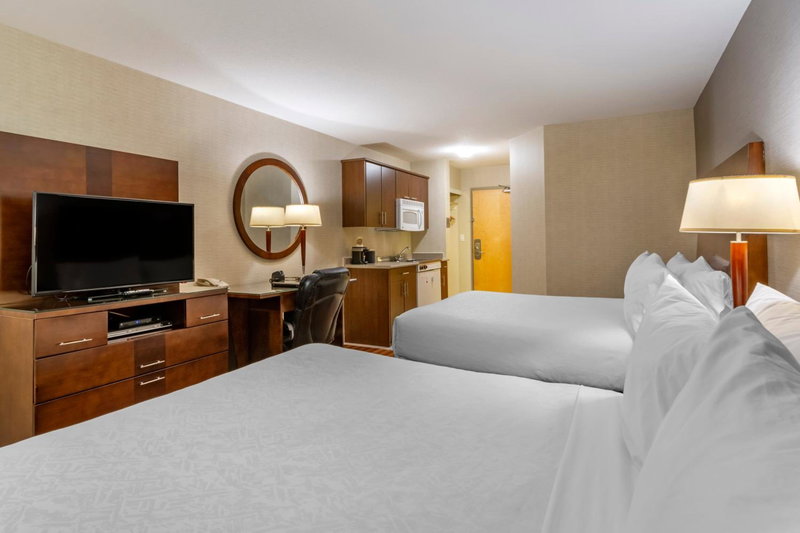 Devonian Hotel and Suites, Fox Creek, Canada