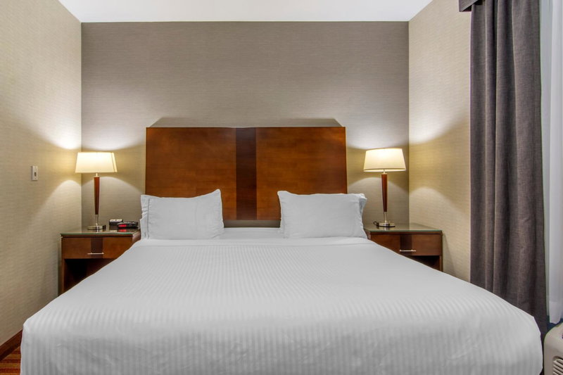 Devonian Hotel and Suites, Fox Creek, Canada