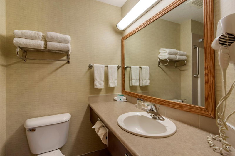 Devonian Hotel and Suites, Fox Creek, Canada
